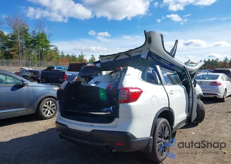 2022 Subaru Ascent Onyx Edition z USA, uszkodzony, nr VIN 4S4WMAJD8N3450423